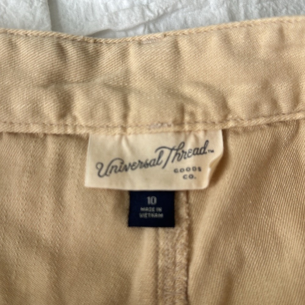 Universal Thread Shorts - Picture 3 of 4